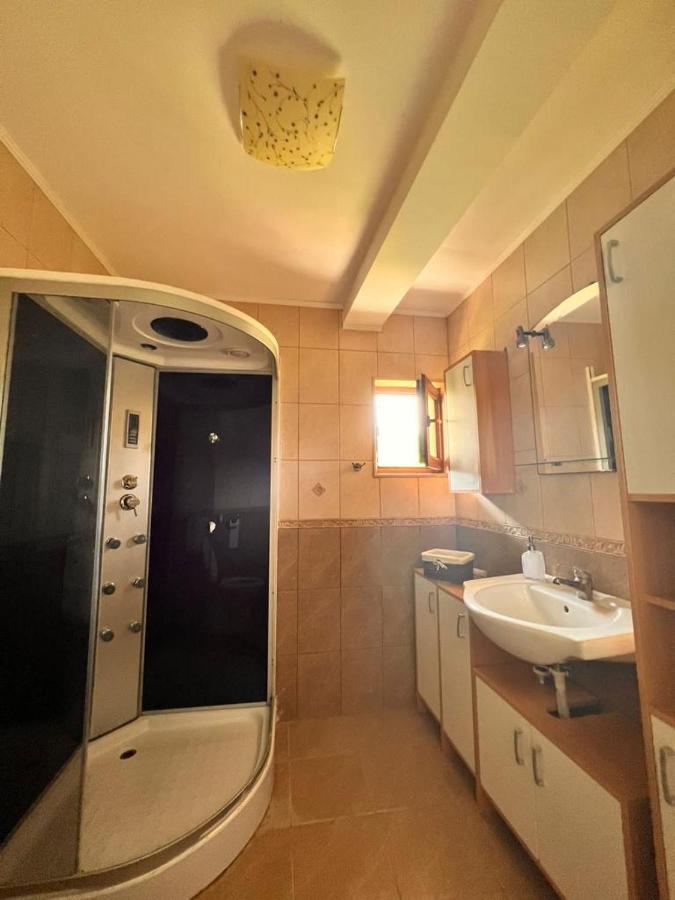 Casa Mardar Lägenhet Oradea Exteriör bild